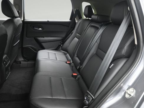 Certified 2024 Nissan Rogue SV w/ SV Premium Package FWD image 11