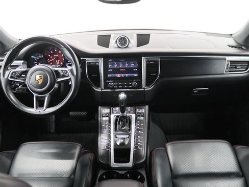 Used 2018 Porsche Macan GTS AWD/4WD image 28