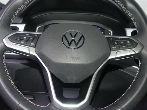 Used 2022 Volkswagen Atlas Cross Sport SE w/ Panoramic Sunroof Package image 30