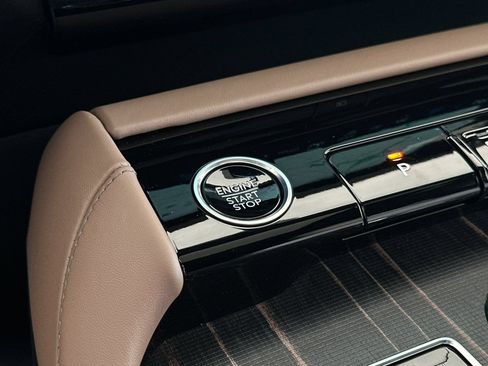 New 2026 Lincoln Navigator Black Label AWD/4WD image 24