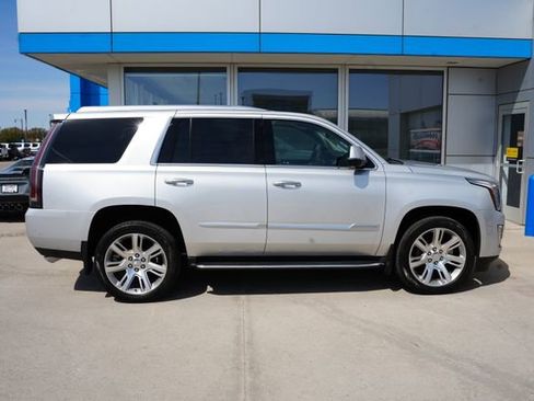 Used 2019 Cadillac Escalade Premium Luxury AWD/4WD image 40