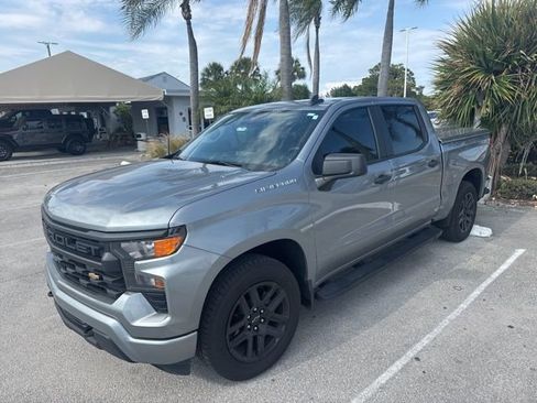 Used 2025 Chevrolet Silverado 1500 Custom image 3