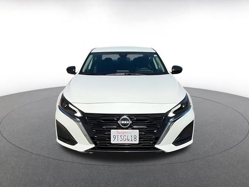 Used 2025 Nissan Altima 2.5 SV FWD image 4