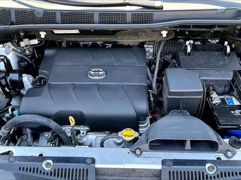 Used 2016 Toyota Sienna SE w/ SE Preferred Package FWD image 31
