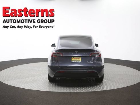 Used 2021 Tesla Model Y Long Range AWD/4WD image 31