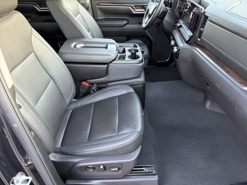 Used 2025 GMC Sierra 1500 SLT image 14