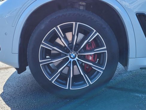 Used 2021 BMW X5 xDrive40i w/ M Sport Package AWD/4WD image 10