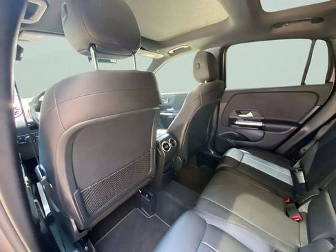 Used 2021 Mercedes-Benz GLA 250 4MATIC image 38