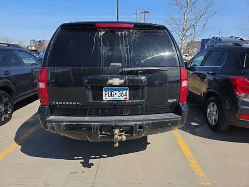 Used 2011 Chevrolet Suburban LT image 6