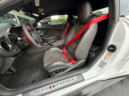 Used 2019 Chevrolet Camaro ZL1 RWD image 40