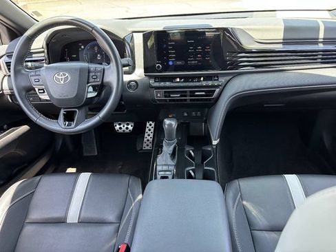 Used 2025 Toyota Camry SE FWD image 15