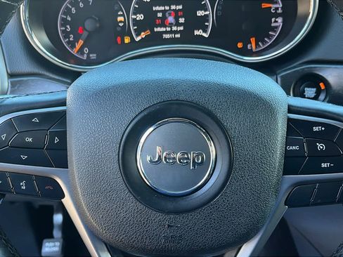 Used 2018 Jeep Grand Cherokee Limited image 11