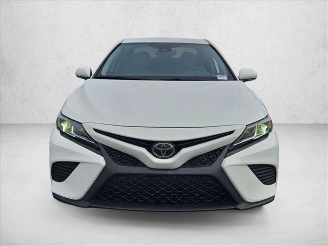 Used 2020 Toyota Camry SE w/ Convenience Package FWD image 2