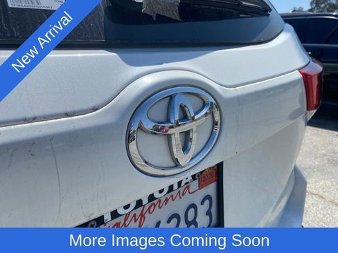 Used 2017 Toyota Highlander LE FWD image 9