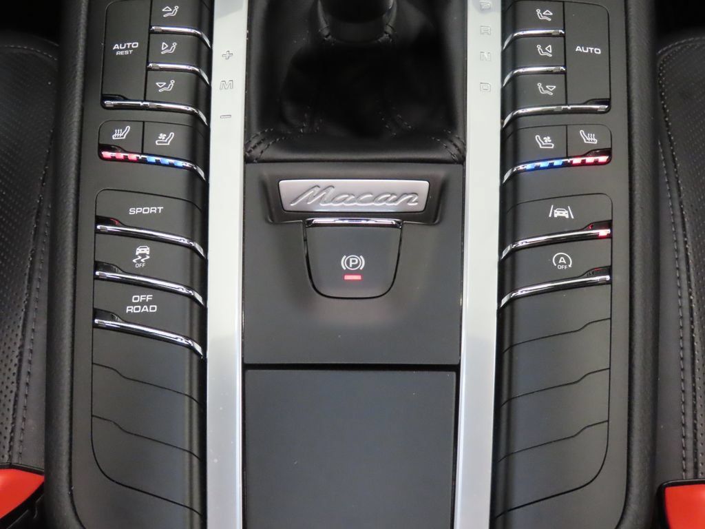 Used 2021 Porsche Macan S AWD/4WD image 28