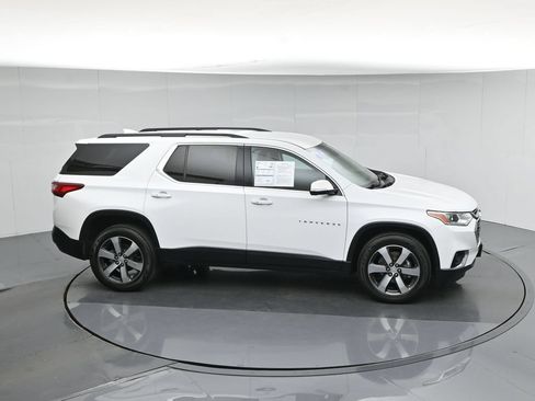 Used 2020 Chevrolet Traverse LT w/ LT Premium Package FWD image 55