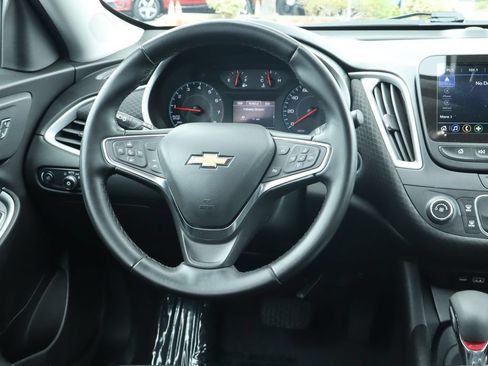 Used 2025 Chevrolet Malibu RS FWD image 26
