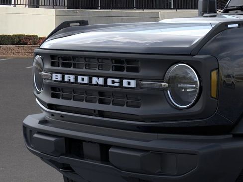 New 2025 Ford Bronco Base image 19