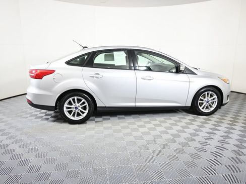 Used 2017 Ford Focus SE FWD image 7
