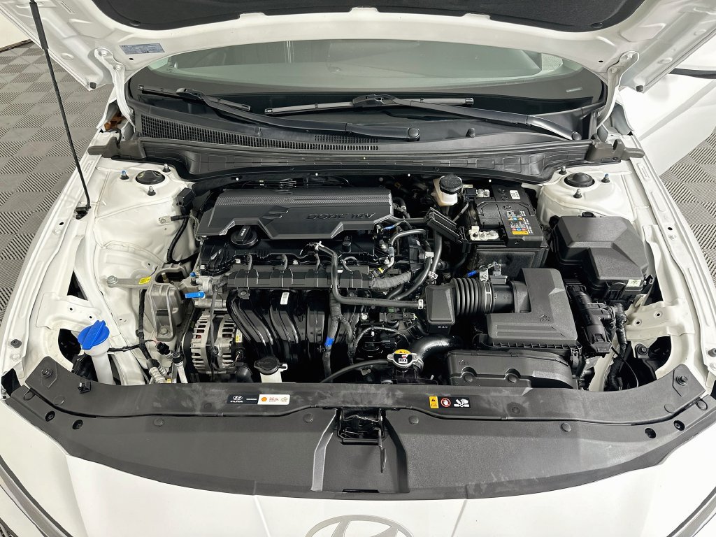 Used 2025 Hyundai Elantra SEL FWD image 30