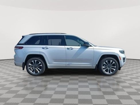 New 2023 Jeep Grand Cherokee Overland w/ Rear Seat Video Group I AWD/4WD image 6