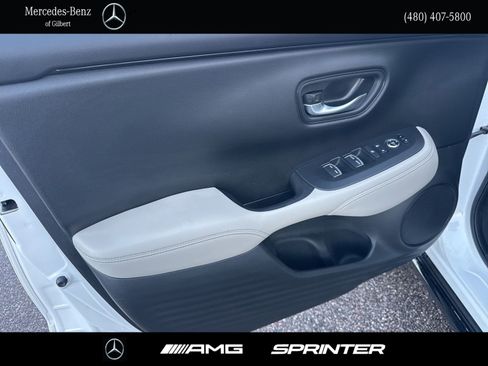 Used 2023 Honda HR-V EX-L image 11