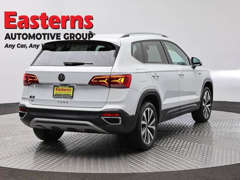 Used 2024 Volkswagen Taos SE FWD image 5
