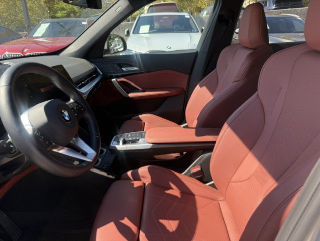 Used 2026 BMW X1 xDrive28i w/ Technology Package AWD/4WD image 3