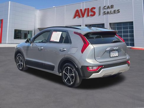 Used 2025 Kia Niro LX FWD image 9