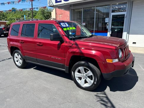 Used 2016 Jeep Patriot Latitude AWD/4WD image 1