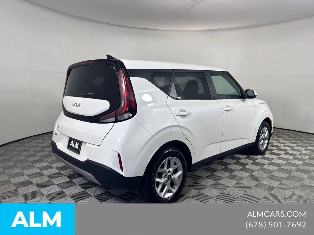 Used 2025 Kia Soul LX w/ LX Technology Package FWD image 5