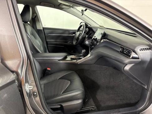 Used 2024 Toyota Camry SE FWD image 15