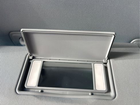 Certified 2023 Jeep Grand Cherokee Limited w/ Luxury Tech Group II image 24