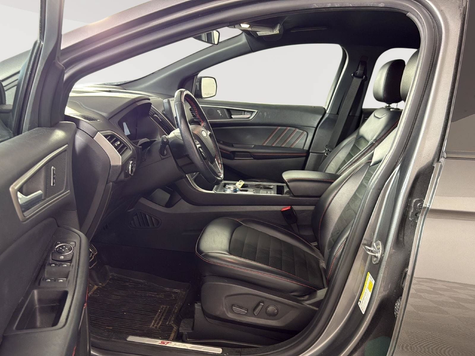 Used 2022 Ford Edge ST-Line AWD/4WD image 5