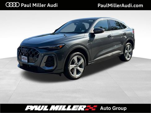 Used 2025 Audi Q5 Premium Plus w/ Premium Plus AWD/4WD image 1