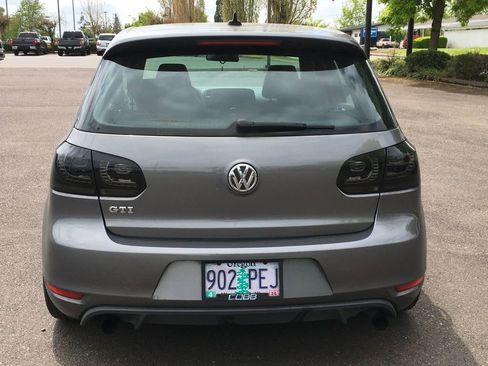 Used 2012 Volkswagen Golf 4-Door FWD image 5