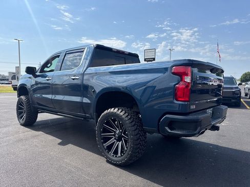 Used 2019 Chevrolet Silverado 1500 High Country w/ Technology Package AWD/4WD image 4