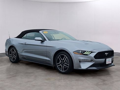 Used 2023 Ford Mustang Premium image 3