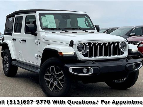 Used 2024 Jeep Wrangler Sahara image 35