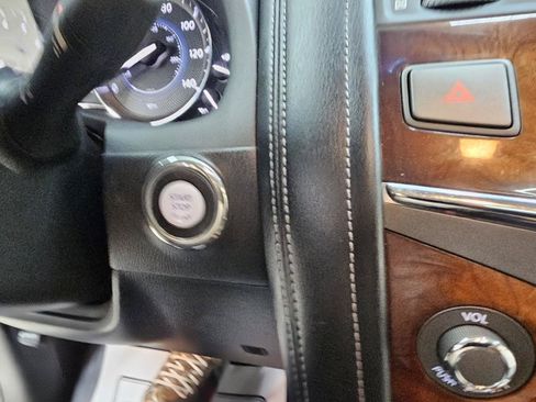 Used 2015 INFINITI QX80 4WD w/ Deluxe Technology Package image 38