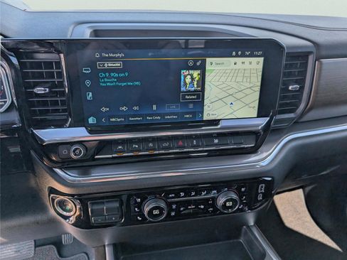 Used 2025 Chevrolet Silverado 1500 High Country w/ Technology Package AWD/4WD image 18