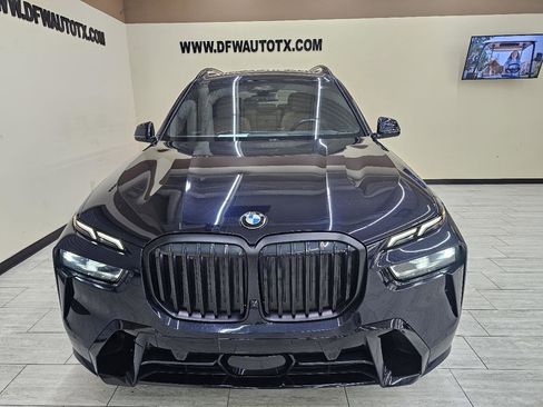 Used 2024 BMW X7 xDrive40i w/ Executive Package AWD/4WD image 3