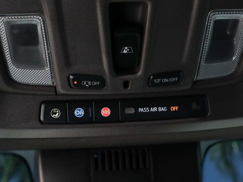 Used 2023 GMC Sierra 1500 SLT w/ SLT Premium Package AWD/4WD image 33