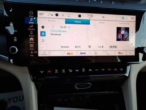 New 2026 Jeep Grand Cherokee L Limited w/ Luxury Tech Group II image 17