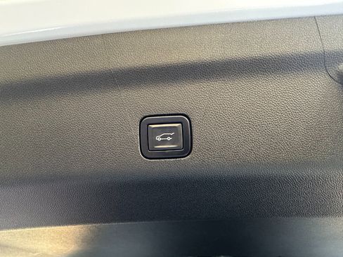 Used 2022 Chevrolet Tahoe High Country image 41