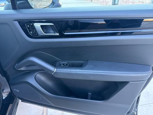Used 2020 Porsche Cayenne image 51