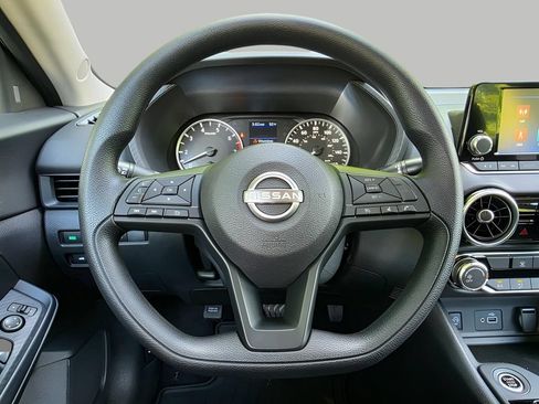 Used 2025 Nissan Sentra S FWD image 14