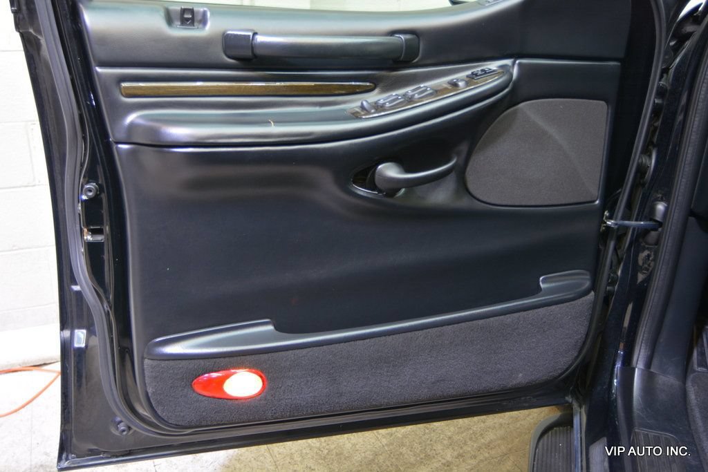 Used 2002 Lincoln Blackwood RWD image 7