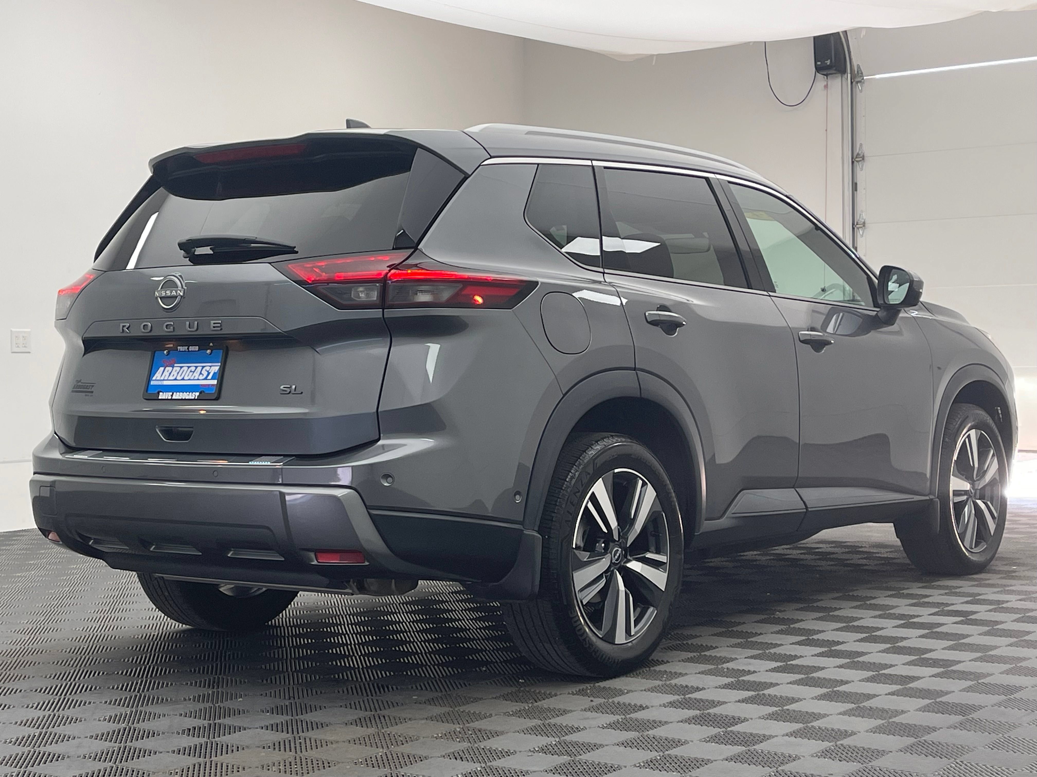 Used 2024 Nissan Rogue SL w/ SL Premium Package FWD image 7