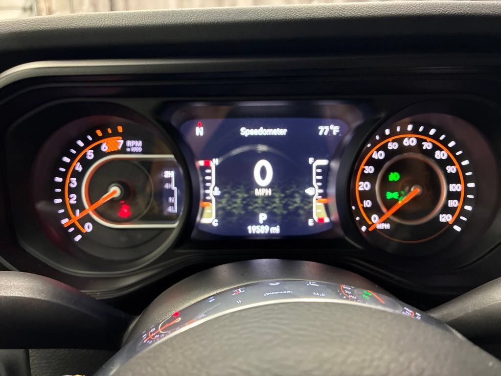 Used 2024 Jeep Wrangler Unlimited Sahara AWD/4WD image 12